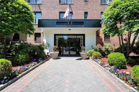 77 Bronx River Rd #5F, Yonkers, NY 10704