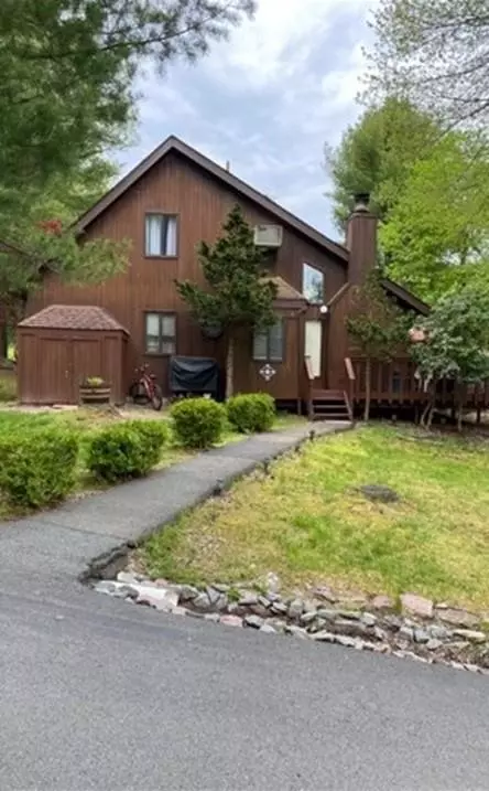 1 Lakeview Ter, Thompson, NY 12701