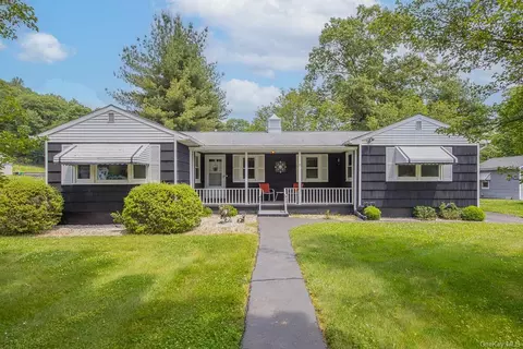 15 Charles Ct, Stony Point, NY 10980
