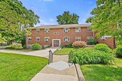 12 Dehaven Dr #1D, Yonkers, NY 10703