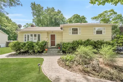 8 Pietro Pl, Greenburgh, NY 10522