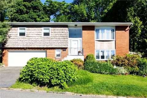 34 Argyle Rd, Greenburgh, NY 10583