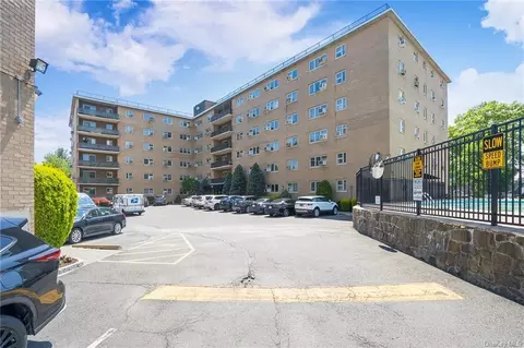 470 Halstead Ave #6P, Harrison, NY 10528
