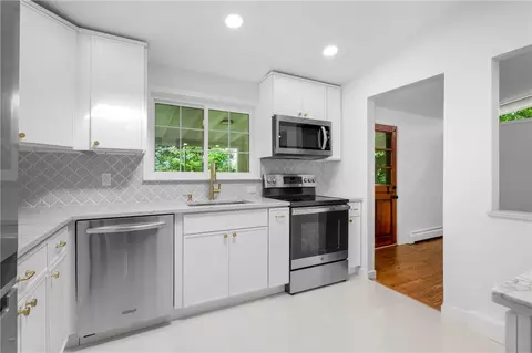 123 Stanwood Rd, Mount Kisco, NY 10549
