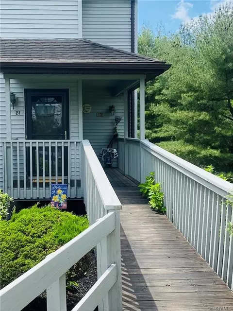 81 Mcbee Ct, Monroe, NY 10950