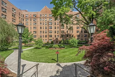 182 Garth Rd #TD, Scarsdale, NY 10583