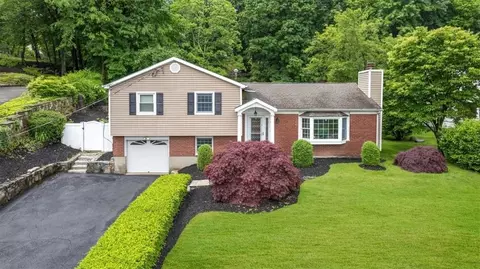 625 Cardinal Rd, Cortlandt, NY 10567