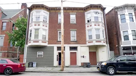11 Liberty St, Newburgh, NY 12550
