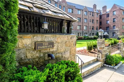 914 Wynnewood Rd #1C, Pelham, NY 10803
