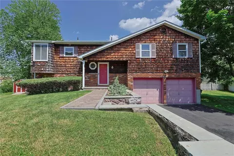 4 Potomac Ct, Washingtonville, NY 10992