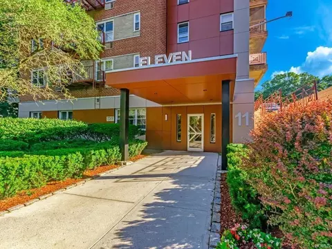 11 Balint Dr #650, Yonkers, NY 10710