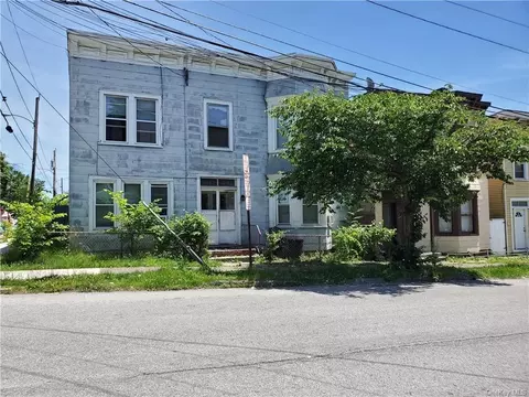 18 West St, Newburgh, NY 12550