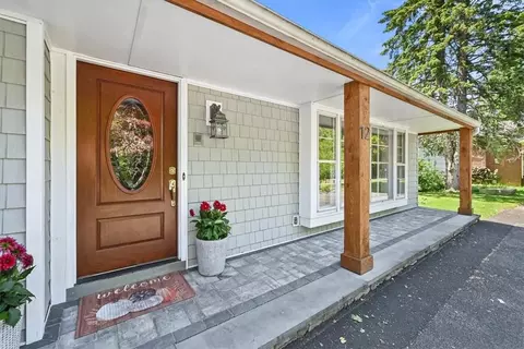 12 Idlewild Park Dr, Cornwall On Hudson, NY 12520