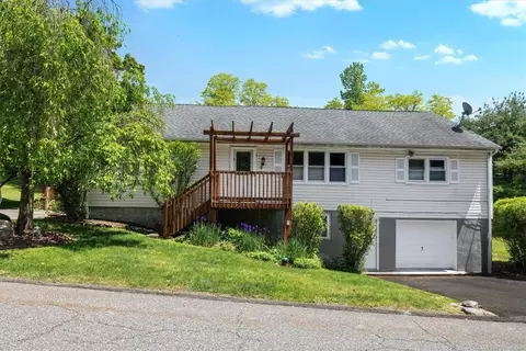 7 Jessup Ln, Stony Point, NY 10980