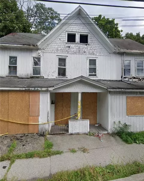35 N Montgomery St, Walden, NY 12586