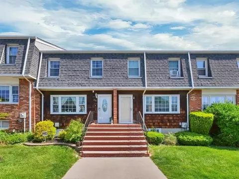 26 Gladys Dr, Ramapo, NY 10977