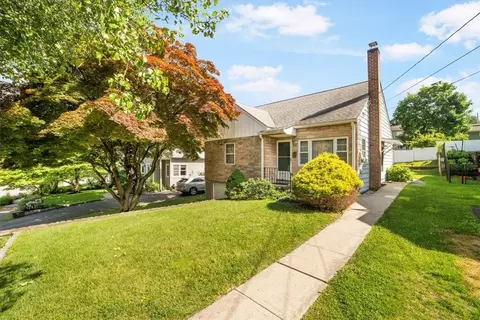 50 Emerson Ave, Cortlandt, NY 10520