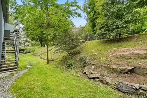 150 Foggintown Rd, Southeast, NY 10509
