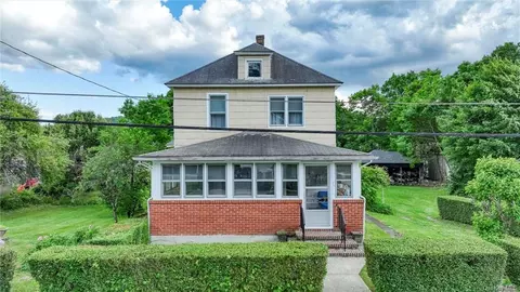 75 Maple St, Newburgh, NY 12550