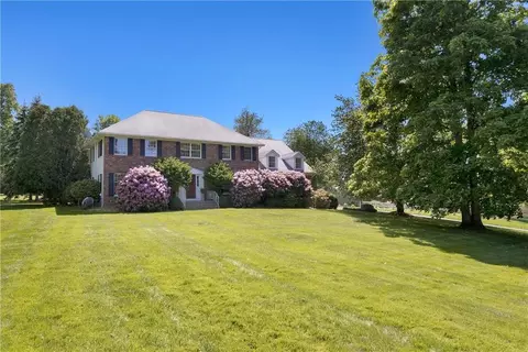 7 Apache Cir, Lewisboro, NY 10536