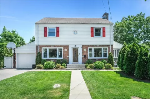 100 Madison Rd, Scarsdale, NY 10583