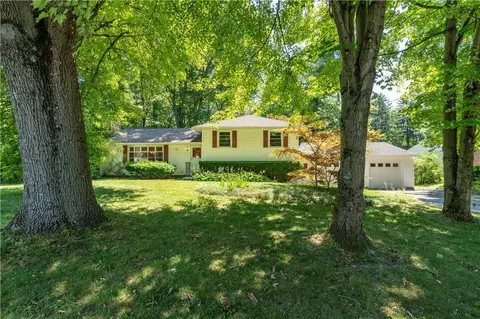 15 Monroe Dr, Poughkeepsie, NY 12601