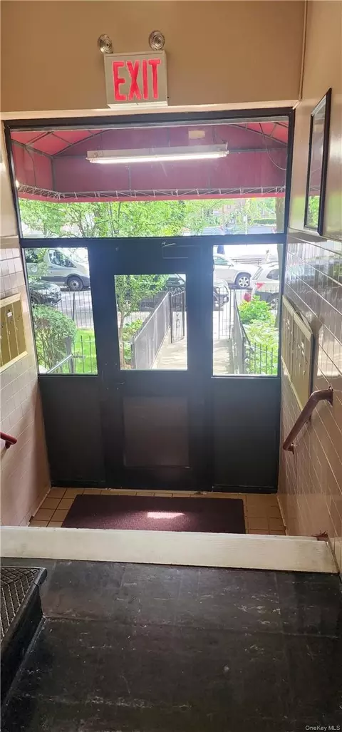 Entry Way - 767 Eastern Pkwy E #1B, Brooklyn, NY 11213 photo 1 of 1