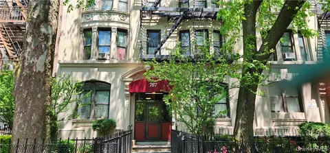 767 Eastern Pkwy E #1B, Brooklyn, NY 11213