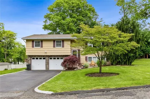 94 Snedecker Ave, Clarkstown, NY 10920