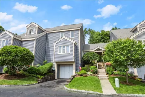 147 Fields Ln, Peekskill, NY 10566