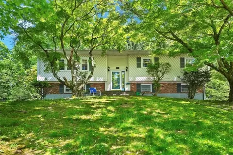 23 Overbrook Dr, Ramapo, NY 10952