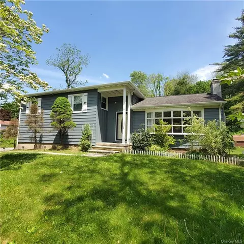 1 Shamrock Cir, Poughkeepsie, NY 12603