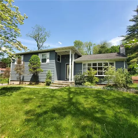 1 Shamrock Cir, Arlington, NY 12603
