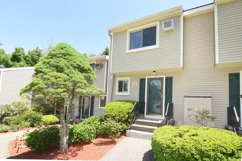2605 Village Dr, Southeast, NY 10509