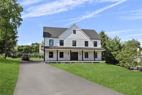 10 Danand Ln, Patterson, NY 12563
