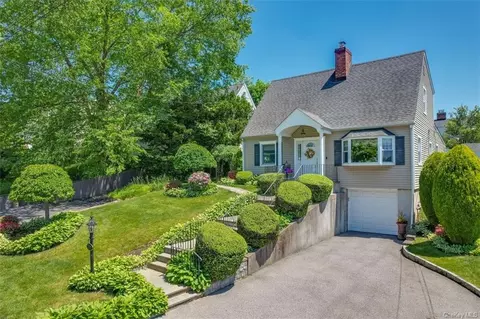 17 Wendover Rd, Eastchester, NY 10709