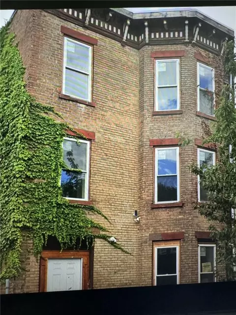 35 Johnes St, Newburgh, NY 12550