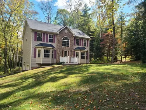 16 Oxford Dr, White Lake, NY 12786
