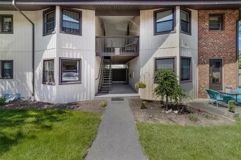 18 Hastings Ct #F, Yorktown, NY 10598