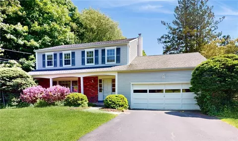 15 Rockledge Dr, Southeast, NY 10509