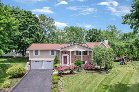 10 Clydesdale Ct, Clarkstown, NY 10956
