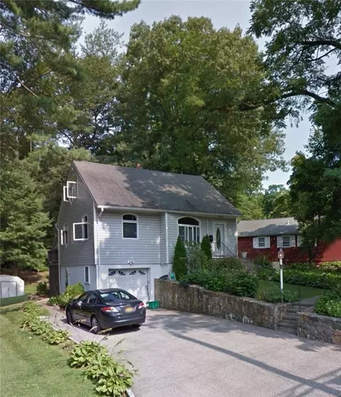 35 Kent Rd, Greenburgh, NY 10603