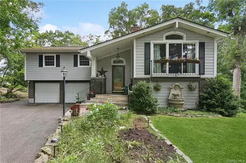 2 White Pine Ct, Carmel, NY 10512