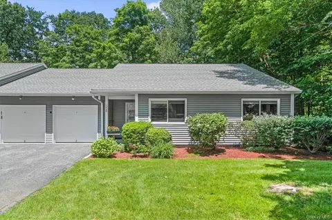 194 Long Hill Dr #B, Yorktown, NY 10598