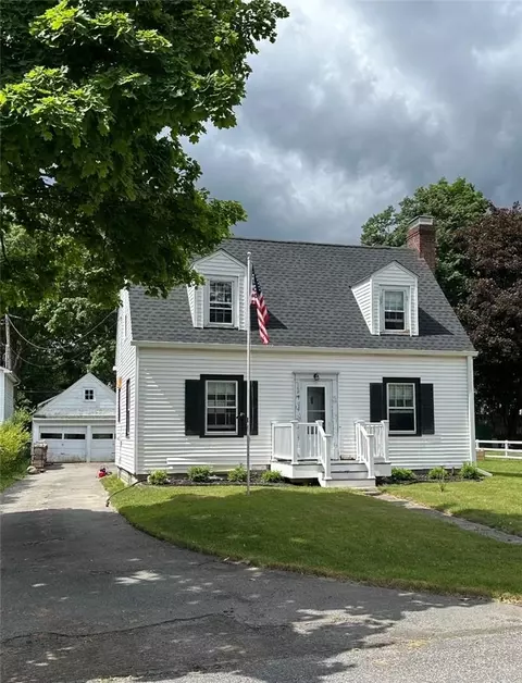 14 Lincoln Pl, New Paltz, NY 12561
