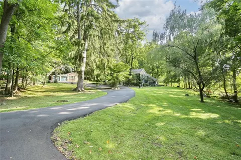 115 S Mountain Rd, Clarkstown, NY 10956