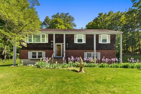 3745 Old Crompond Rd, Cortlandt, NY 10567
