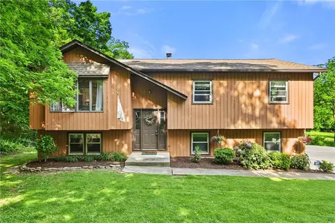 8 Four Corners Rd, Warwick, NY 10990