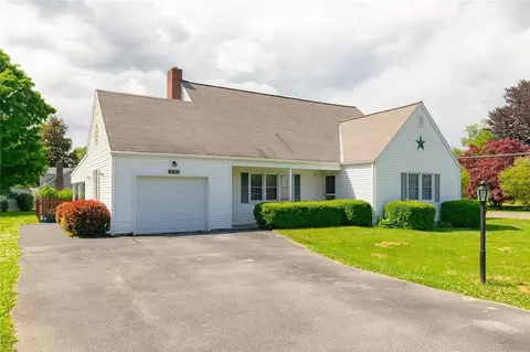 7589 Old Post Rd, Red Hook, NY 12571