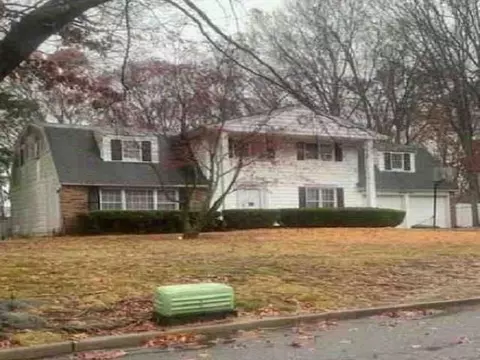 71 Wichard Blvd, Commack, NY 11725